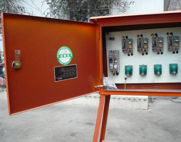 建筑工地臨時用電 開關箱與配電箱的安裝高度標準